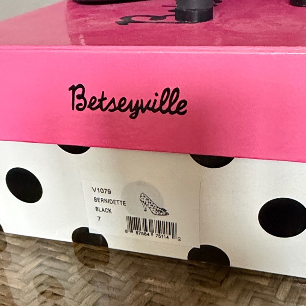 Betsey Johnson Black and White Polka Dot Heels - Picture 6 of 6